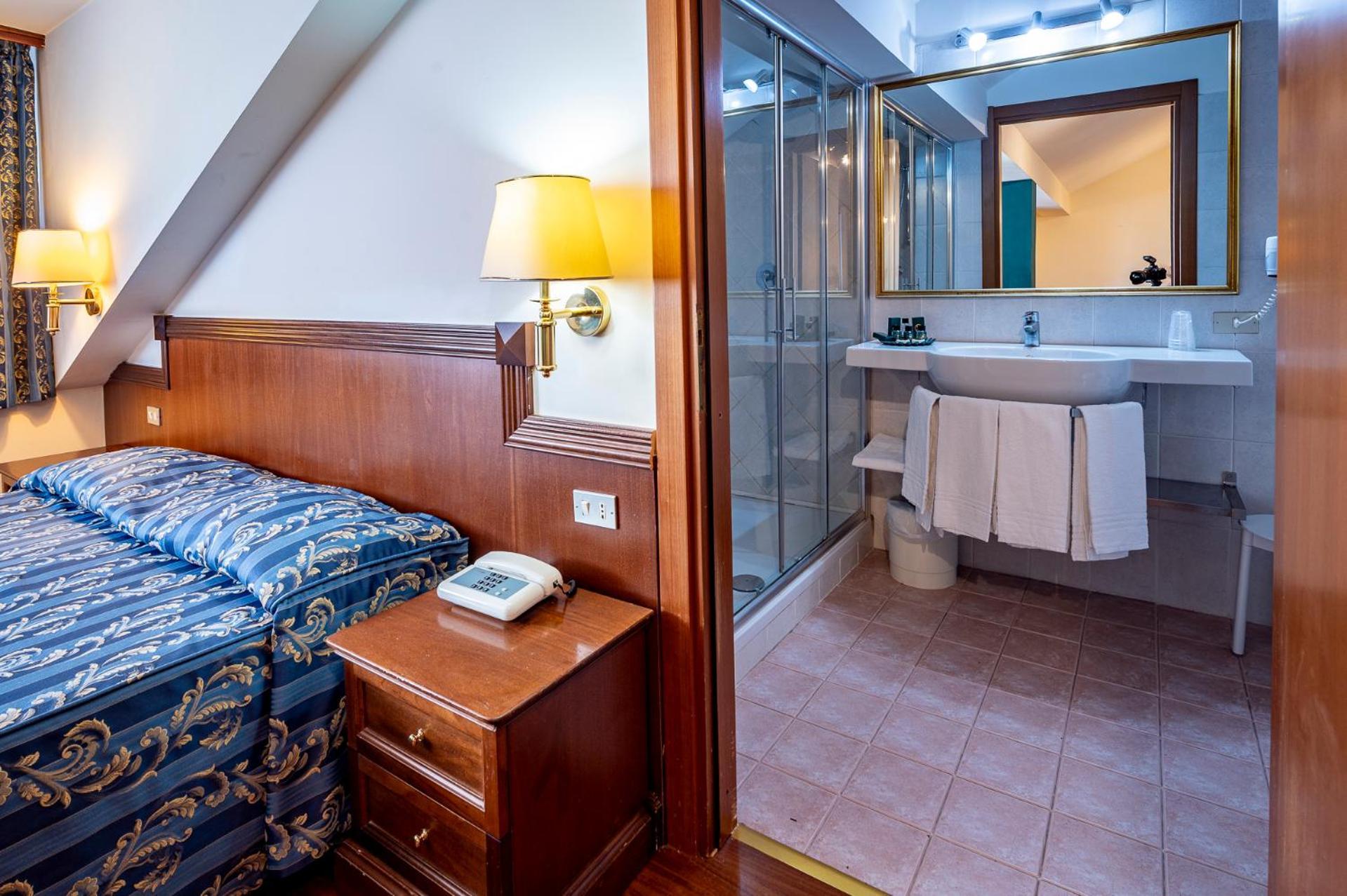 Hotel Corona & Spa Pescasseroli Bagian luar foto
