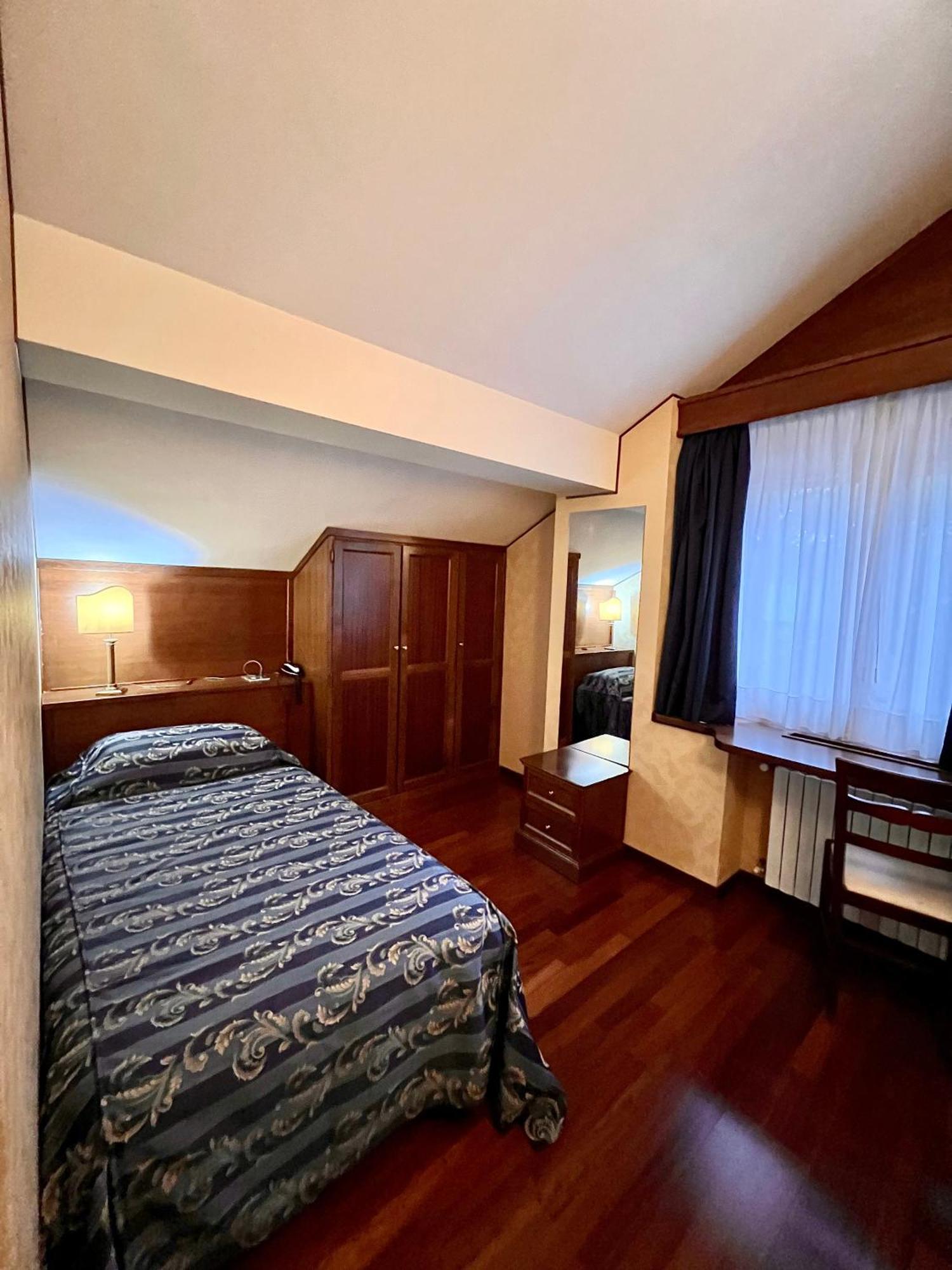 Hotel Corona & Spa Pescasseroli Bagian luar foto