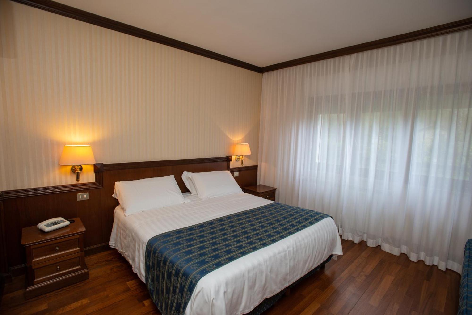 Hotel Corona & Spa Pescasseroli Bagian luar foto